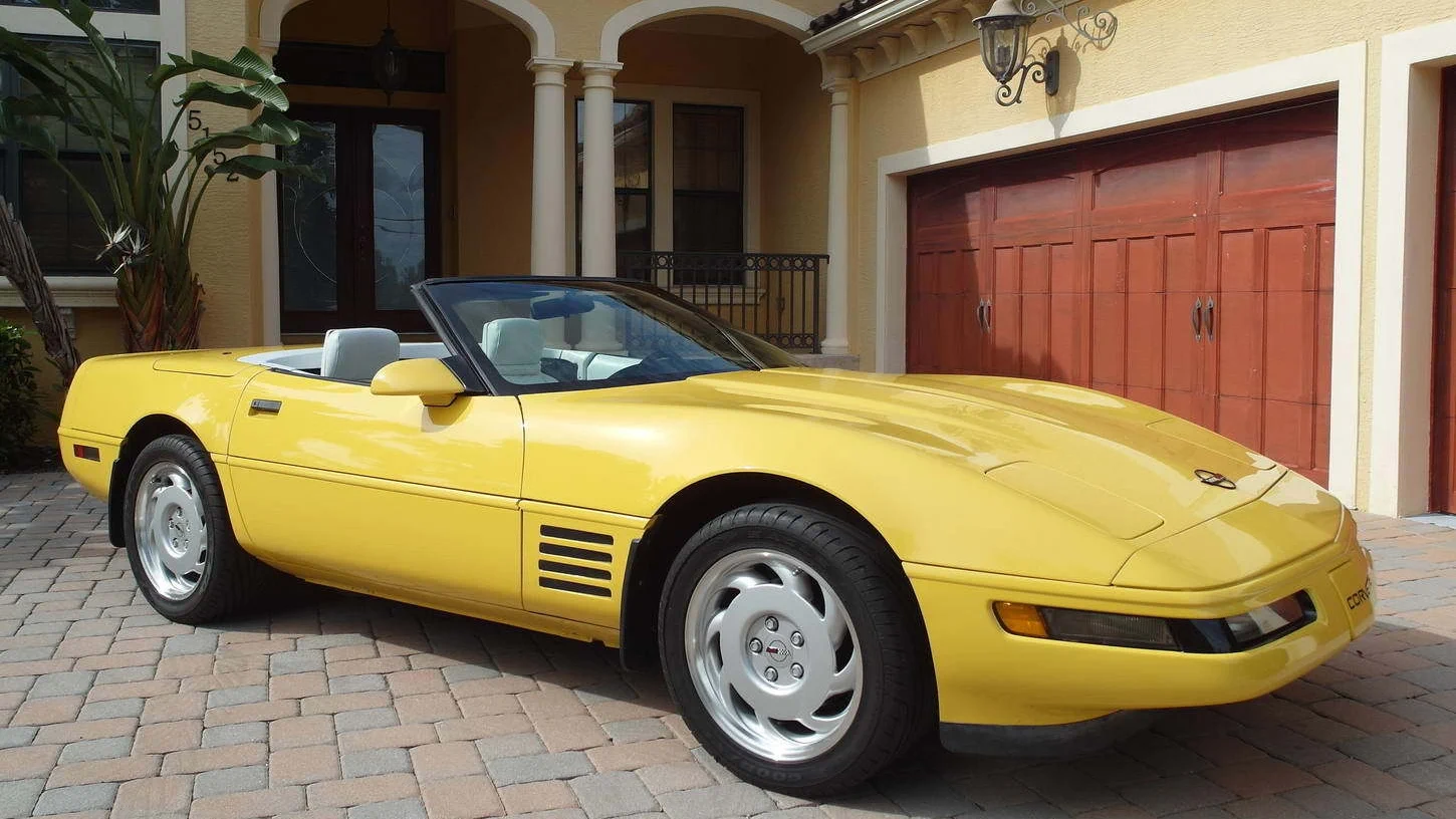 Corvette Generations/C4/C4 1992 Right Yellow.webp